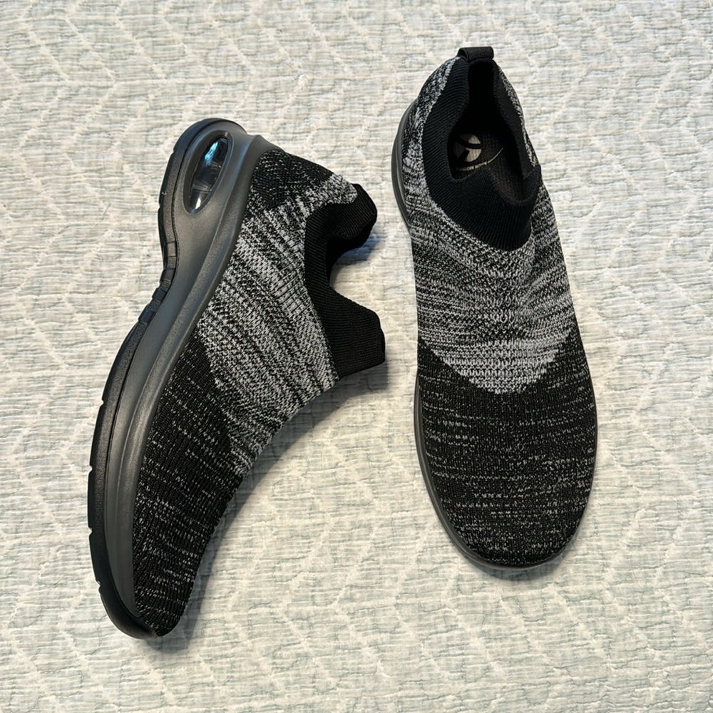Hyper arch motion slip on